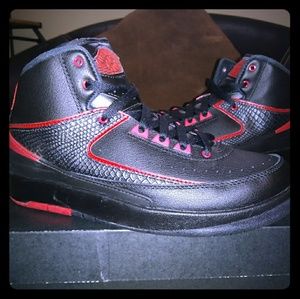 (SOLD) NIB Nike JORDAN RETRO 2s WOMENS 8